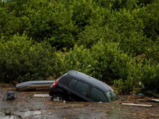 西班牙遭遇强降雨天气已致51人死亡，警方仍在继续寻找失踪人员