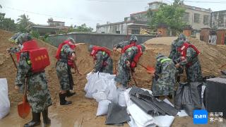 万宁450名应急民兵风雨之中显身手