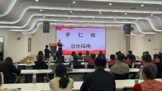 螢火虫大舜文化志愿宣讲团团员在志愿服务项目展示交流大赛中展示舜文化