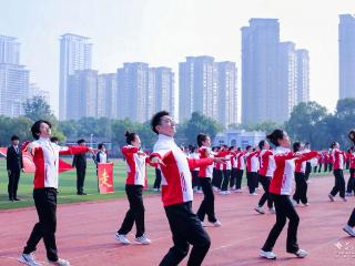 激情四溢！高校教师代表队开幕式舞蹈引爆全场