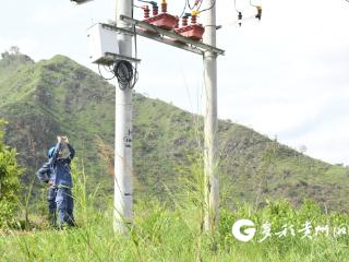 南方电网兴义供电局防范未“燃”筑牢防山火防线