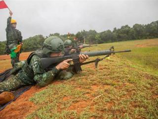 台军新兵捡空包弹到厕所射击？栗正杰叹：台军管理危机