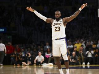 NBA现役球员得分排名！詹姆斯高居第一 库里约相当于詹姆斯的一半