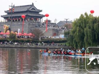 组图丨淮南寿县：千年古城护城河首次上演龙舟赛