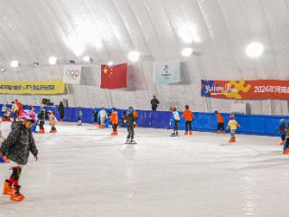 热“雪”沸腾，“奔跑吧·少年”冰雪趣味运动会举办