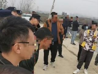 钓友质疑商业鱼塘难上鱼，民警到场协调