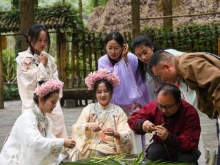 酉阳开展"梦回桃源 与君共赴"国风青年联谊活动