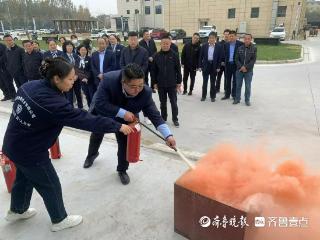 鄄城农商银行积极组织消防演练