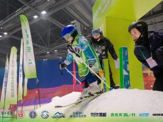 2024“绿舟杯”上海市学生滑雪锦标赛在耀雪冰雪世界圆满举办