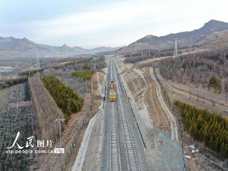 内蒙古赤峰：集通铁路经棚至宇宙地段接触网冷滑试验完成