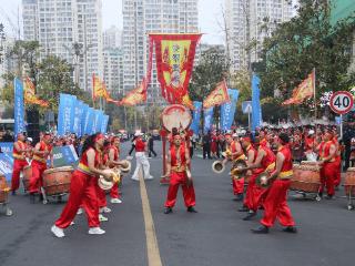 2万名运动员参赛 2024贵州环雷公山马拉松赛鸣枪开跑