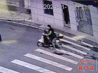 女子电动车没电求助消防站 十堰消防员暖心帮助