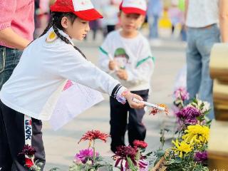 秋日里的亲子欢歌 龙湖幼儿园萌娃共赏自然之美