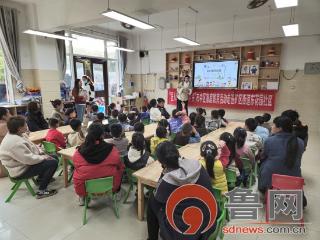 枣庄市市中区矿区街道东花园社区联合中兴小学幼儿园开展绘画活动