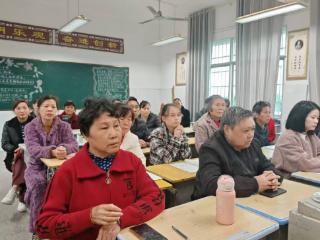 临川区大岗镇中心小学开展期中家长会活动