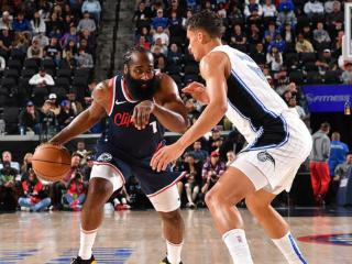 西部排名又乱了：快船创NBA奇迹，勇士冲到第一，太阳掉到第七