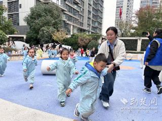 滨江九悦幼儿园上演“防暴大战” 特警助力师生安全升级