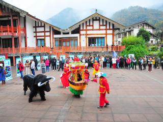 广元利州区月坝村：深山冬日迎客来