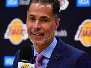 湖人过去四年中产合同签约：三人离开NBA，另一个是文森特