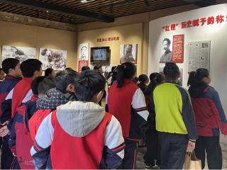 莒南县大店镇雷锋小学开展“探寻沂蒙历史，传承红色基因”红色研学活动