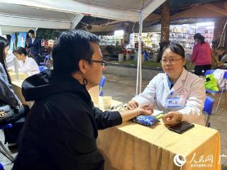 玉林：看中医、品茶饮、做理疗，中医夜市解锁中医药“潮玩法”