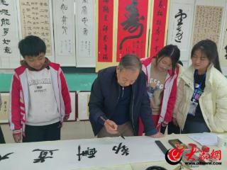 沂水县四十里堡镇初级中学：举行“清廉文化进校园”书法展助推清廉学校建设