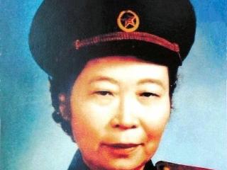 李珍，中国第一女将军，领养了20多个英雄遗孤，完美诠释何为家国