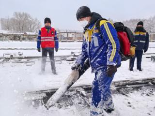 哈铁全力应对暴雪天气 保障铁路安全畅通