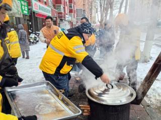 长春美团配送启动多项骑手冬季关怀活动