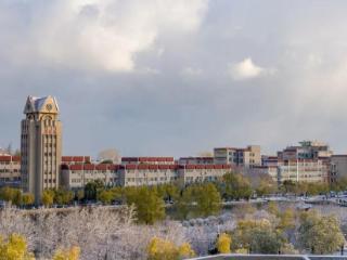 高清实拍！在烟台，遇到三所高校的第一场雪