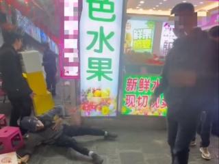 网友在大理打假“风干牦牛肉”被踹翻在地，打人者行拘7天，市监局立案调查