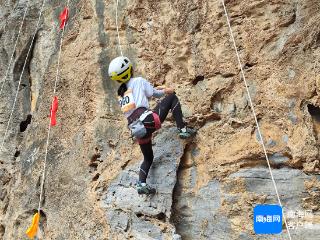 “岩二代”也很拼！北京一家四口解锁海南昌江攀岩初体验