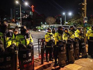 韩国国会：即日起全面禁止国防部职员和警察出入国会事件脉络