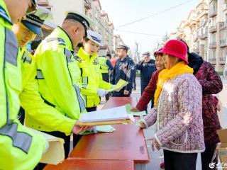 122“全国交通安全日” 黄岛交警聚焦老年群体守护出行之路