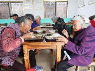 江西东乡：助餐服务暖人心