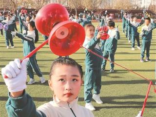 空竹“抖”进校园