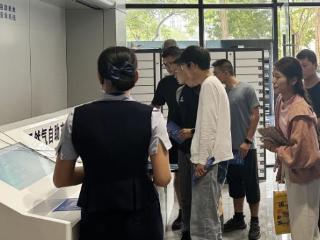 点赞党建引领创新成效 海南大学崖州书院研究生体验政务服务全流程