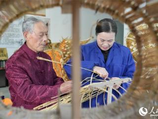 探访国家级非遗：稻草“变身”巨龙舞千年