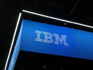 IBM发布全新光电共封装工艺：AI模型训练速度将提升5倍