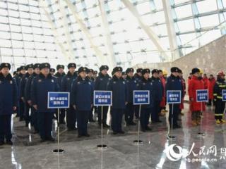 哈尔滨市消防救援支队全力护航冰雪旅游安全