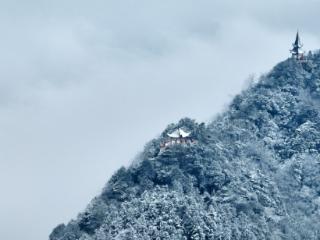 重庆永川迎来今冬首场降雪，美景如画