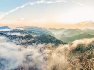 晨曦霜雪山王坪