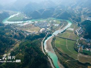 贵州岑巩：冬日乡村景色美