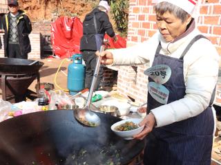 湘东区：乡村美食烹饪大赛让杜仲鸡“出圈”