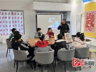 秦皇岛市抚宁区新华书店举办小学生研学剪纸活动