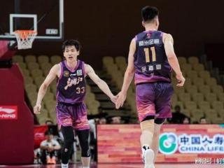 吴前9中1躺赢，余嘉豪24+12+4，浙江主场复仇，四川双星空砍85分