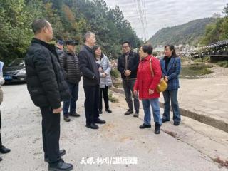 贵阳市关工委调研乡村振兴青年科技服务示范基地建设情况