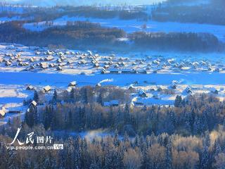 新疆布尔津：禾木雪景梦幻 宛若童话世界