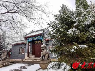 滨州邹平市：初雪范公祠 诗意古韵迎冬来