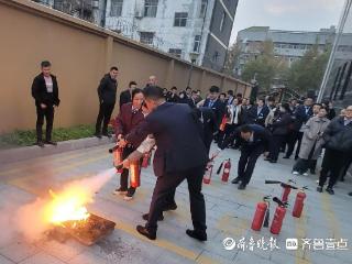 菏泽农商银行牡丹区管辖行组织开展冬季消防安全应急演练活动